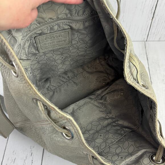 VTG Fossil Gray Pebbled Leather Maddox Distressed 1954 Keyhole Key Backpack Bag - Picture 10 of 14